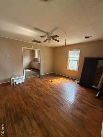 709 E Gladys Street, Sikeston, MO 63801