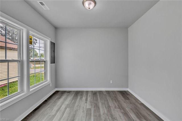 17 Kempton ST, Hampton, VA 23669