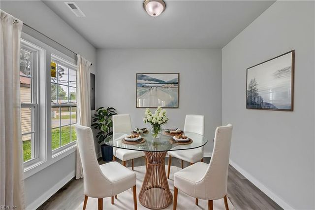 17 Kempton ST, Hampton, VA 23669