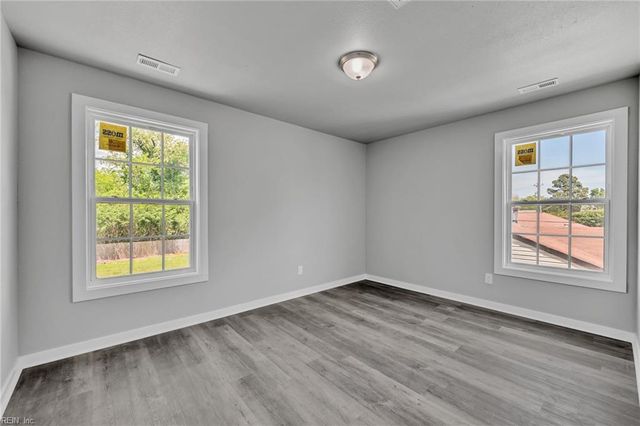 17 Kempton ST, Hampton, VA 23669