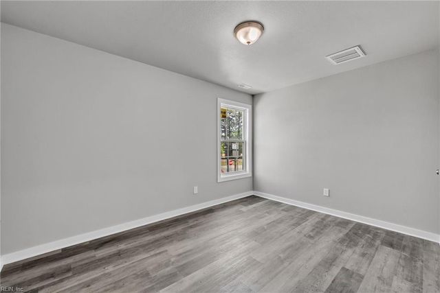 17 Kempton ST, Hampton, VA 23669