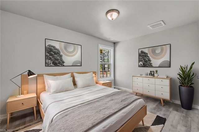 17 Kempton ST, Hampton, VA 23669