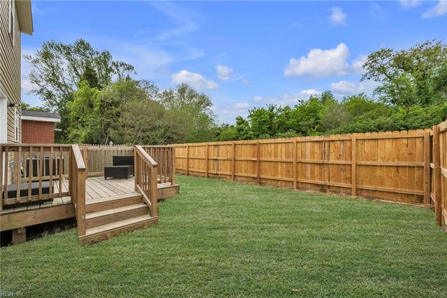 17 Kempton ST, Hampton, VA 23669