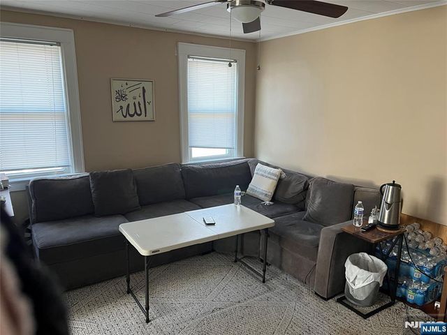 579 Oregon Avenue, Cliffside Park, NJ 07010