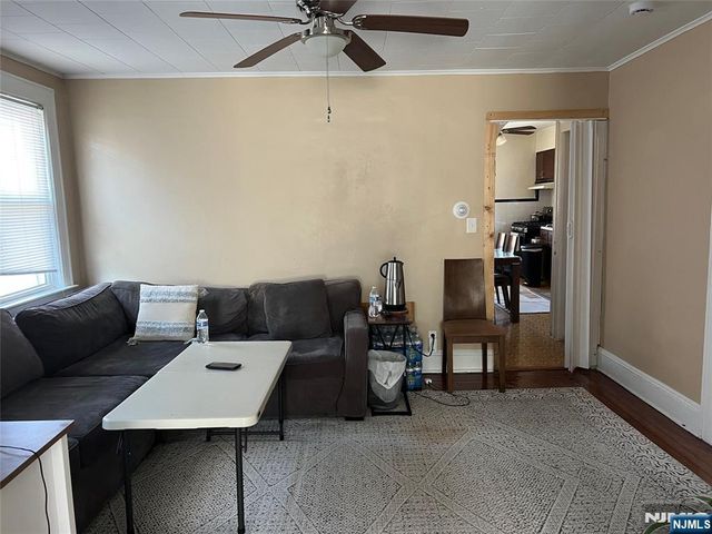 579 Oregon Avenue, Cliffside Park, NJ 07010