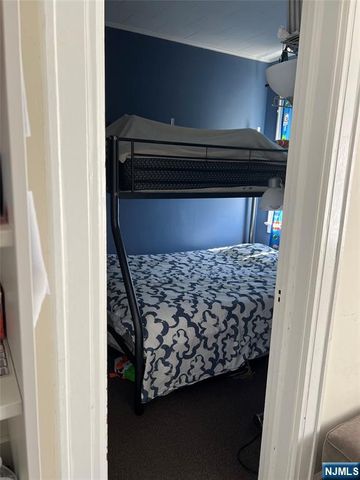 579 Oregon Avenue, Cliffside Park, NJ 07010