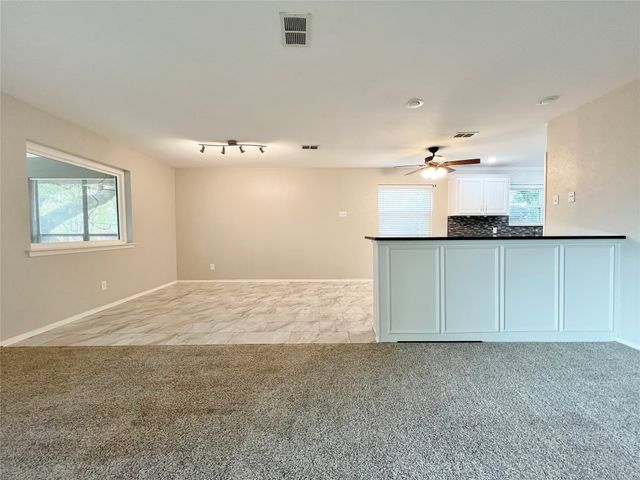 3920 Sanguinet Street, Fort Worth, TX 76107