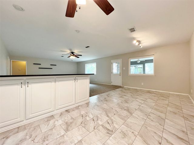 3920 Sanguinet Street, Fort Worth, TX 76107