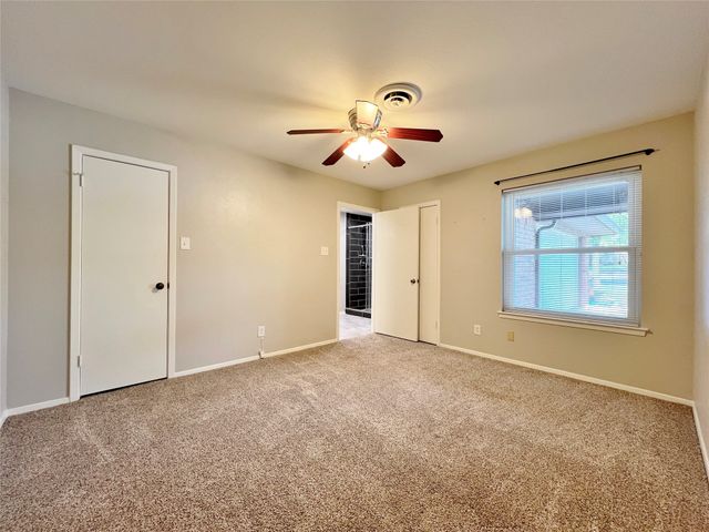 3920 Sanguinet Street, Fort Worth, TX 76107