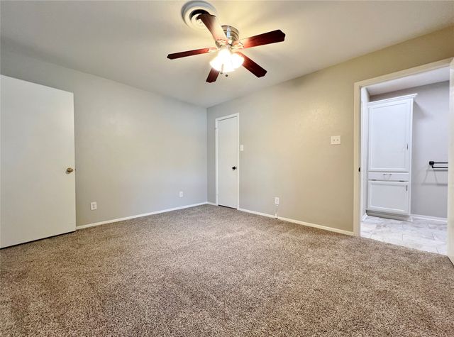 3920 Sanguinet Street, Fort Worth, TX 76107