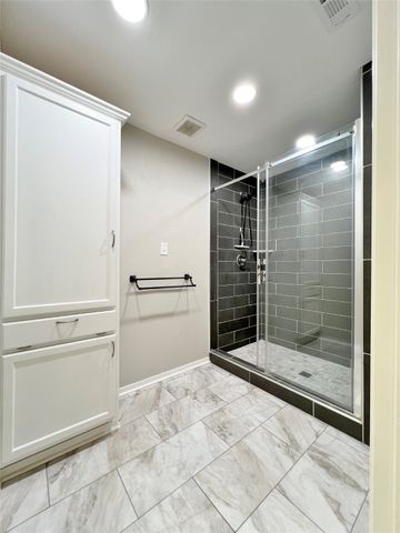 3920 Sanguinet Street, Fort Worth, TX 76107