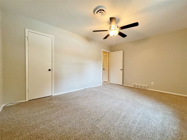 3920 Sanguinet Street, Fort Worth, TX 76107