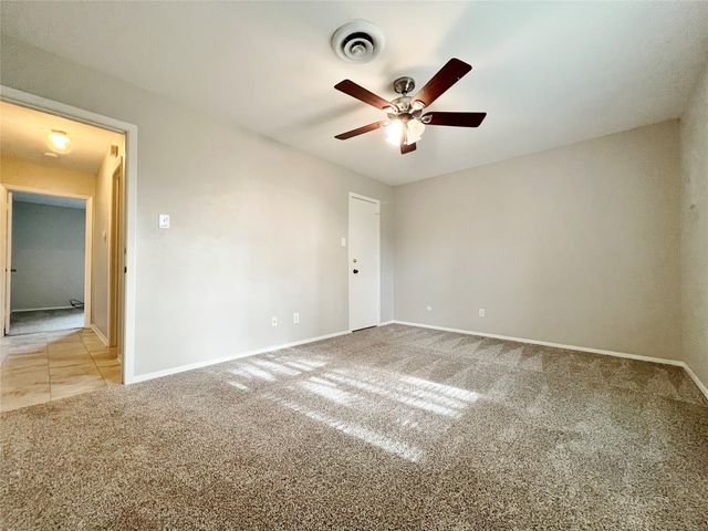 3920 Sanguinet Street, Fort Worth, TX 76107