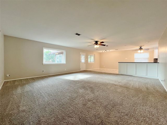 3920 Sanguinet Street, Fort Worth, TX 76107