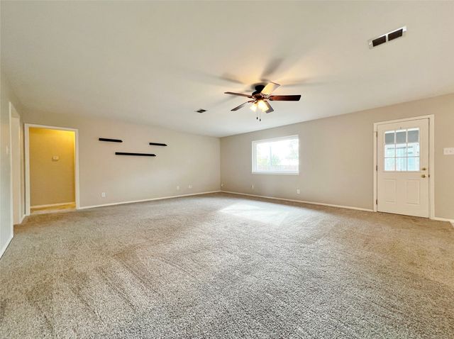 3920 Sanguinet Street, Fort Worth, TX 76107