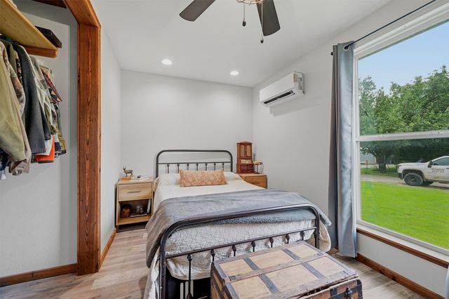 285 Sioux Drive, Gordonville, TX 76245