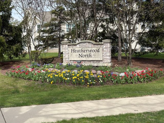 2904 Heatherwood Drive 4, Schaumburg, IL 60194