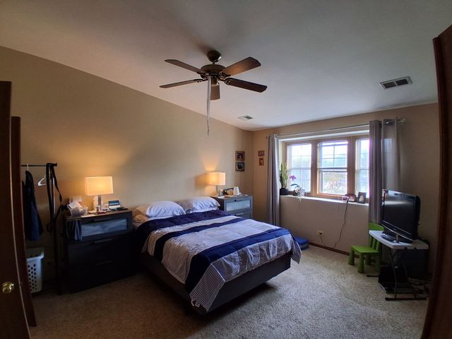 2904 Heatherwood Drive 4, Schaumburg, IL 60194