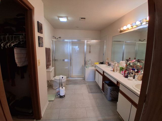 2904 Heatherwood Drive 4, Schaumburg, IL 60194