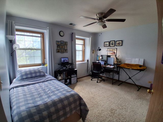 2904 Heatherwood Drive 4, Schaumburg, IL 60194