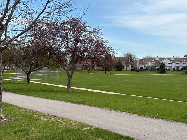 2904 Heatherwood Drive 4, Schaumburg, IL 60194