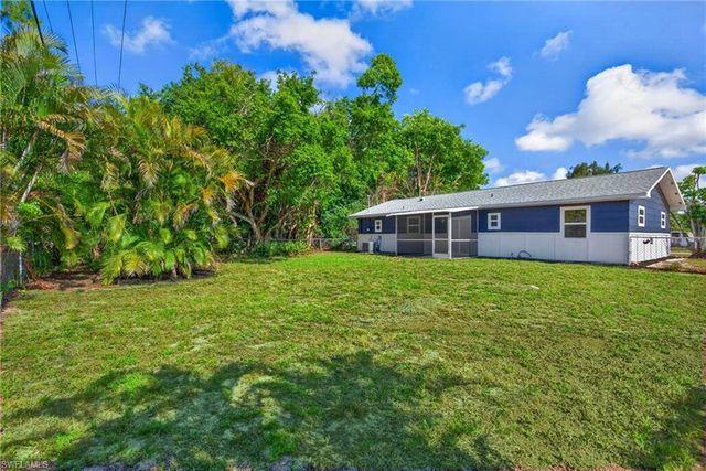 2300 Crystal DR, Fort Myers, FL 33907