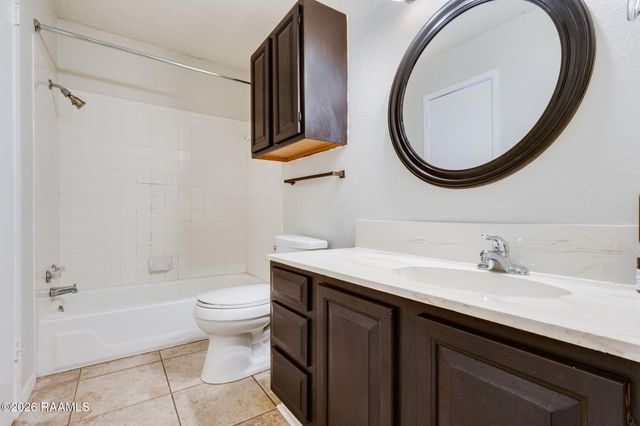 1304 E Bayou Parkway Apt 6c, Lafayette, LA 70508
