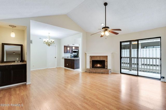 1304 E Bayou Parkway Apt 6c, Lafayette, LA 70508
