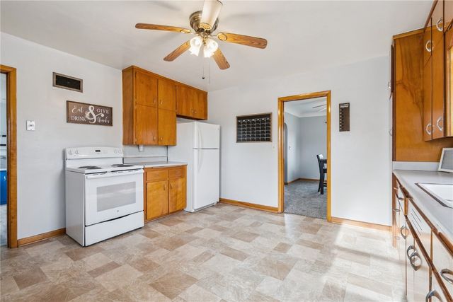 3547 F Avenue NW, Cedar Rapids, IA 52405