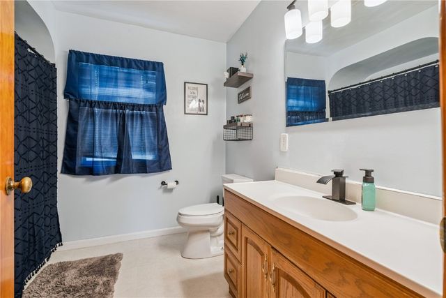 3547 F Avenue NW, Cedar Rapids, IA 52405