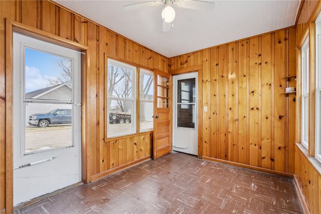 3547 F Avenue NW, Cedar Rapids, IA 52405