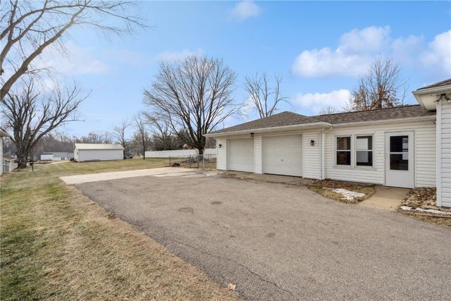 3547 F Avenue NW, Cedar Rapids, IA 52405