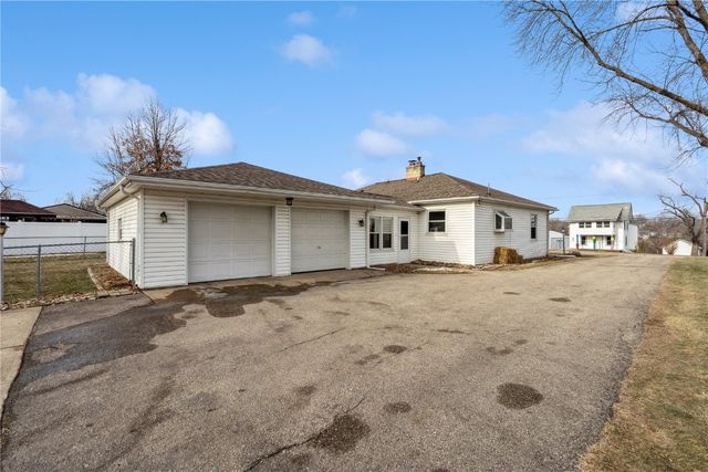 3547 F Avenue NW, Cedar Rapids, IA 52405