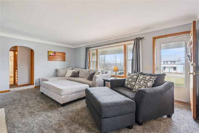 3547 F Avenue NW, Cedar Rapids, IA 52405