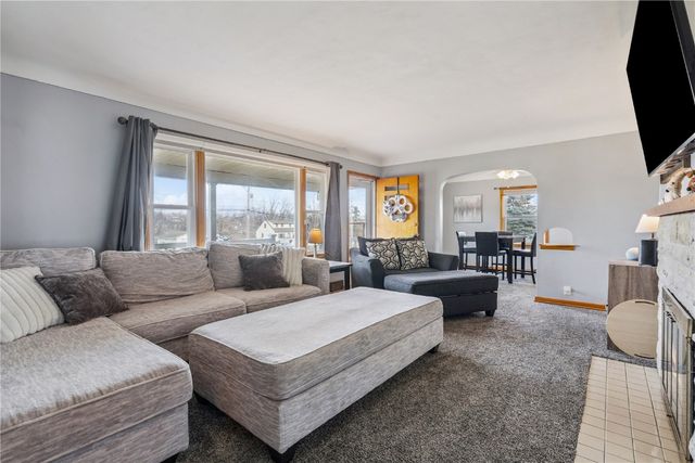 3547 F Avenue NW, Cedar Rapids, IA 52405