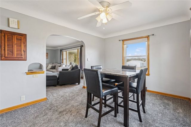 3547 F Avenue NW, Cedar Rapids, IA 52405