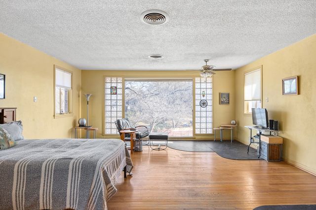 228 N Galbraith Ave, Kerrville, TX 78028