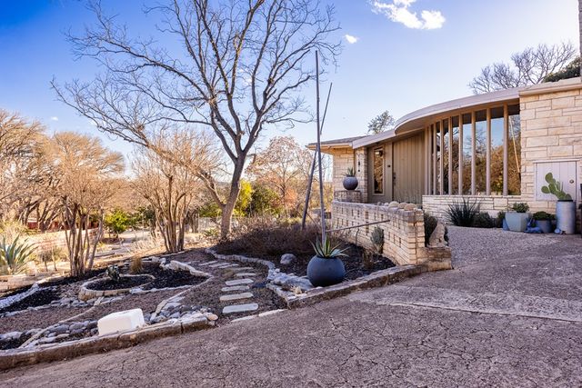 228 N Galbraith Ave, Kerrville, TX 78028