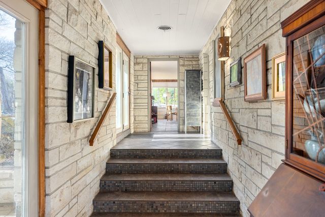 228 N Galbraith Ave, Kerrville, TX 78028