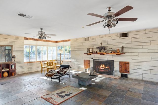 228 N Galbraith Ave, Kerrville, TX 78028