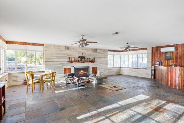 228 N Galbraith Ave, Kerrville, TX 78028