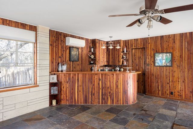 228 N Galbraith Ave, Kerrville, TX 78028