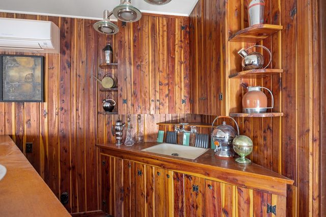 228 N Galbraith Ave, Kerrville, TX 78028