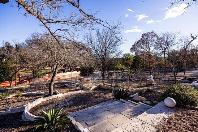 228 N Galbraith Ave, Kerrville, TX 78028