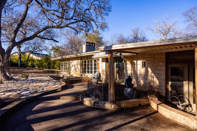 228 N Galbraith Ave, Kerrville, TX 78028