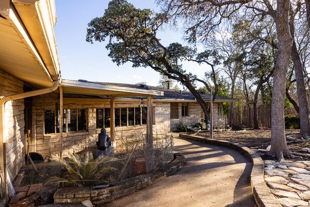 228 N Galbraith Ave, Kerrville, TX 78028