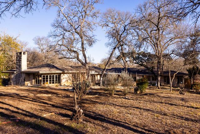 228 N Galbraith Ave, Kerrville, TX 78028