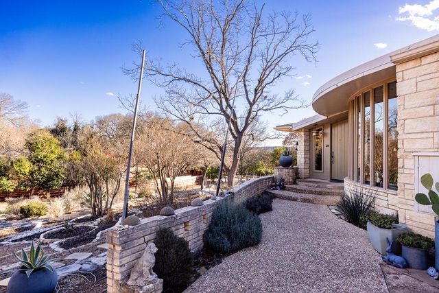 228 N Galbraith Ave, Kerrville, TX 78028