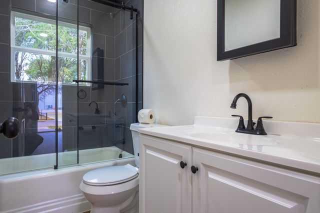 1105 Spring Branch Street, Beverly Hills, TX 76711