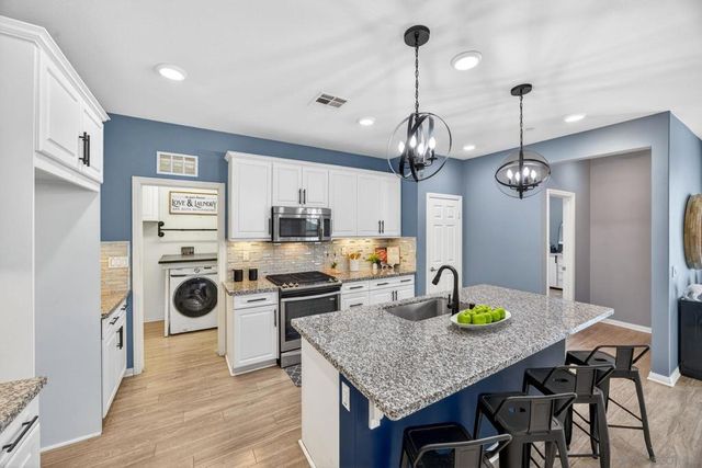 1254 White Oak, El Cajon, CA 92020